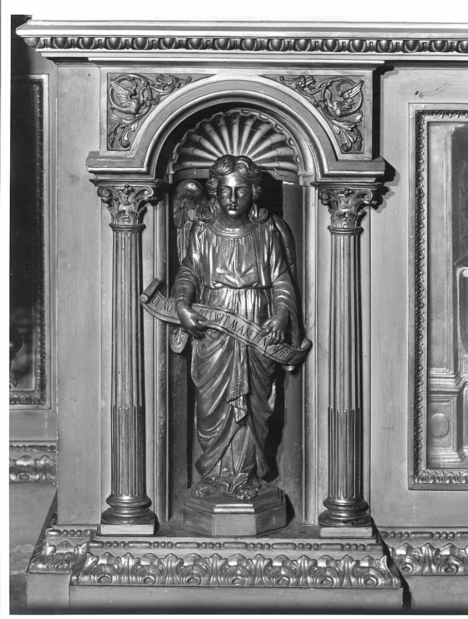 angelo con cartiglio (statua, elemento d'insieme) - bottega lombarda (ultimo quarto sec. XIX)