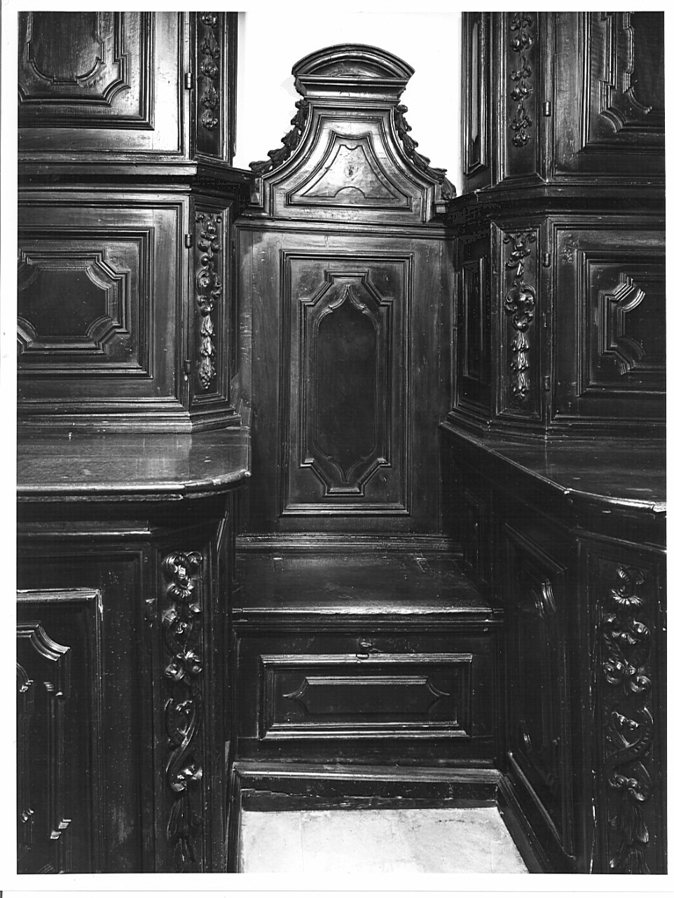 cassapanca, coppia - bottega lombarda (secc. XVII/ XVIII)