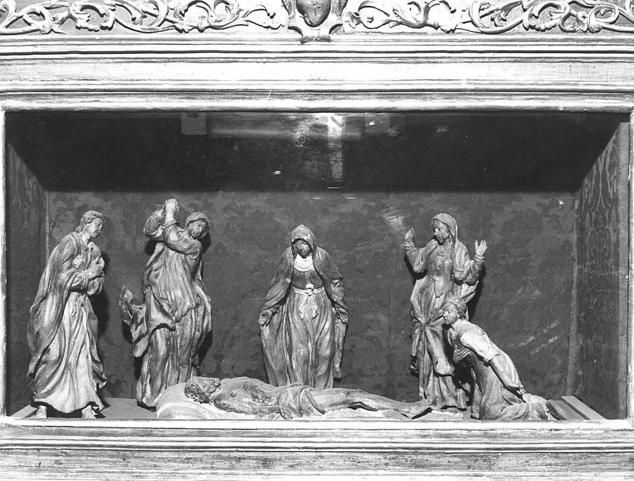 compianto sul Cristo morto (gruppo scultoreo, elemento d'insieme) di Piccini Giovanni (attribuito) (fine sec. XVII)