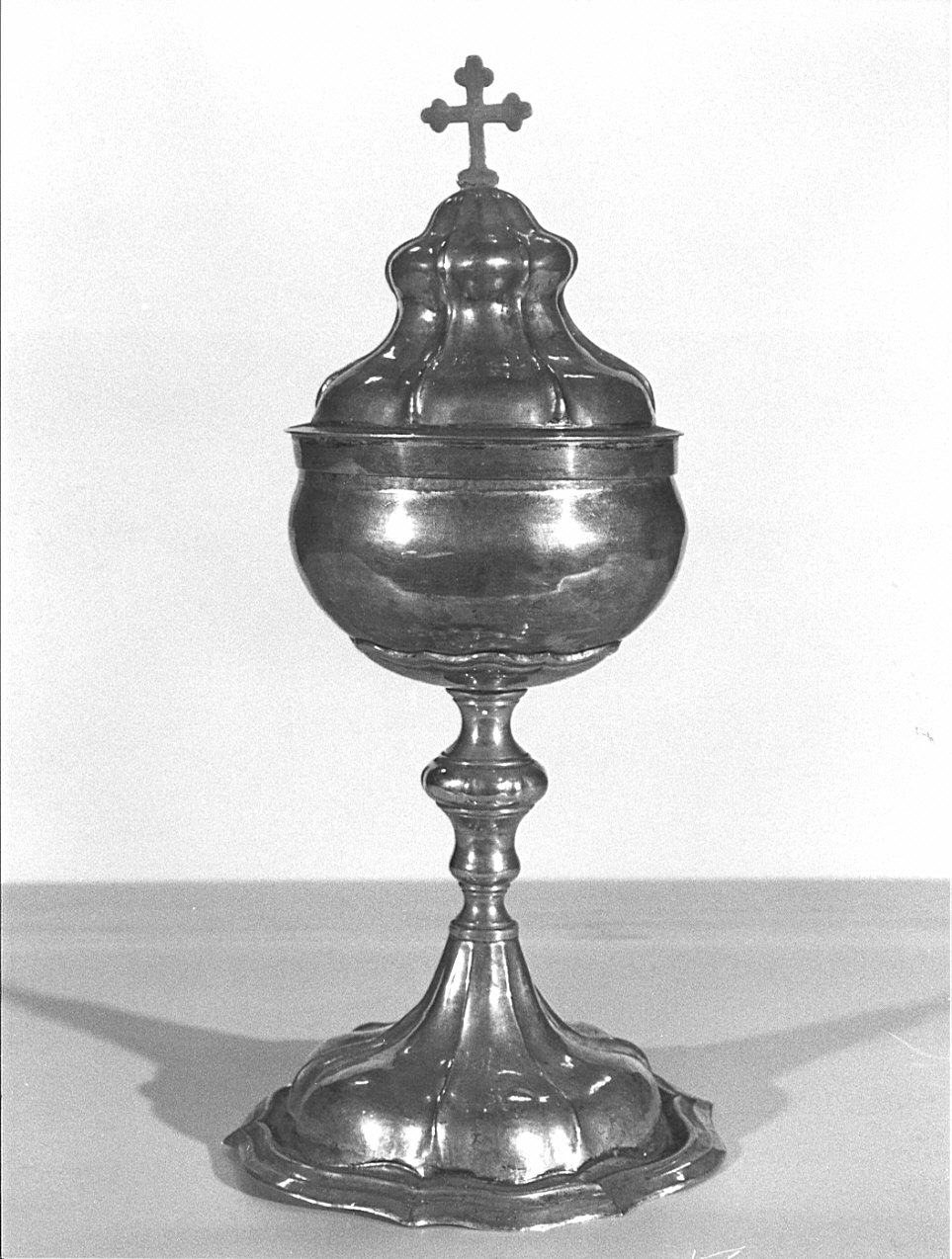 pisside, opera isolata - bottega Italia settentrionale (seconda metà sec. XVIII)