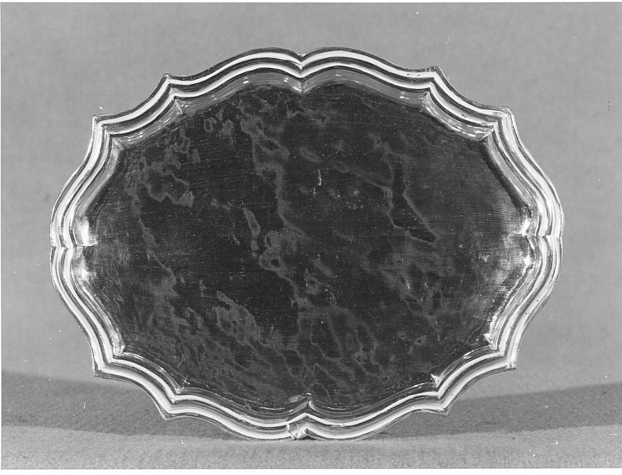 vassoio, opera isolata - bottega italiana (prima metà sec. XX)