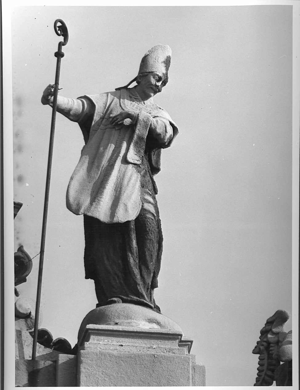 San Carlo Borromeo (scultura, elemento d'insieme) di Pirovano Anton Maria (sec. XVIII)