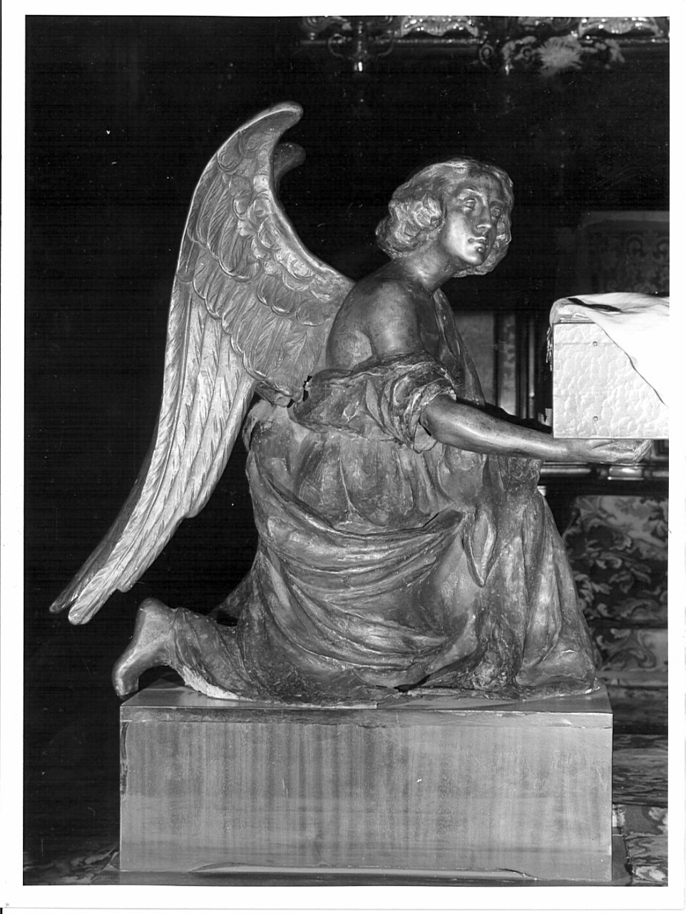 angelo (scultura, opera isolata) - bottega italiana (sec. XX)