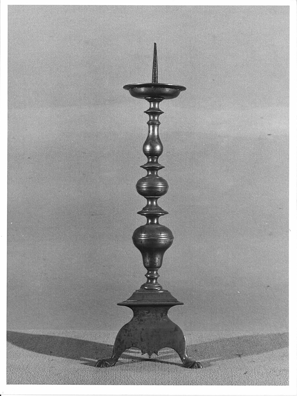 candeliere, opera isolata - bottega lombarda (?) (sec. XVII)