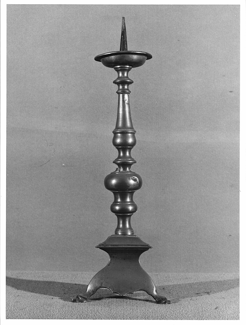 candeliere d'altare, opera isolata - bottega lombarda (?) (sec. XVII)