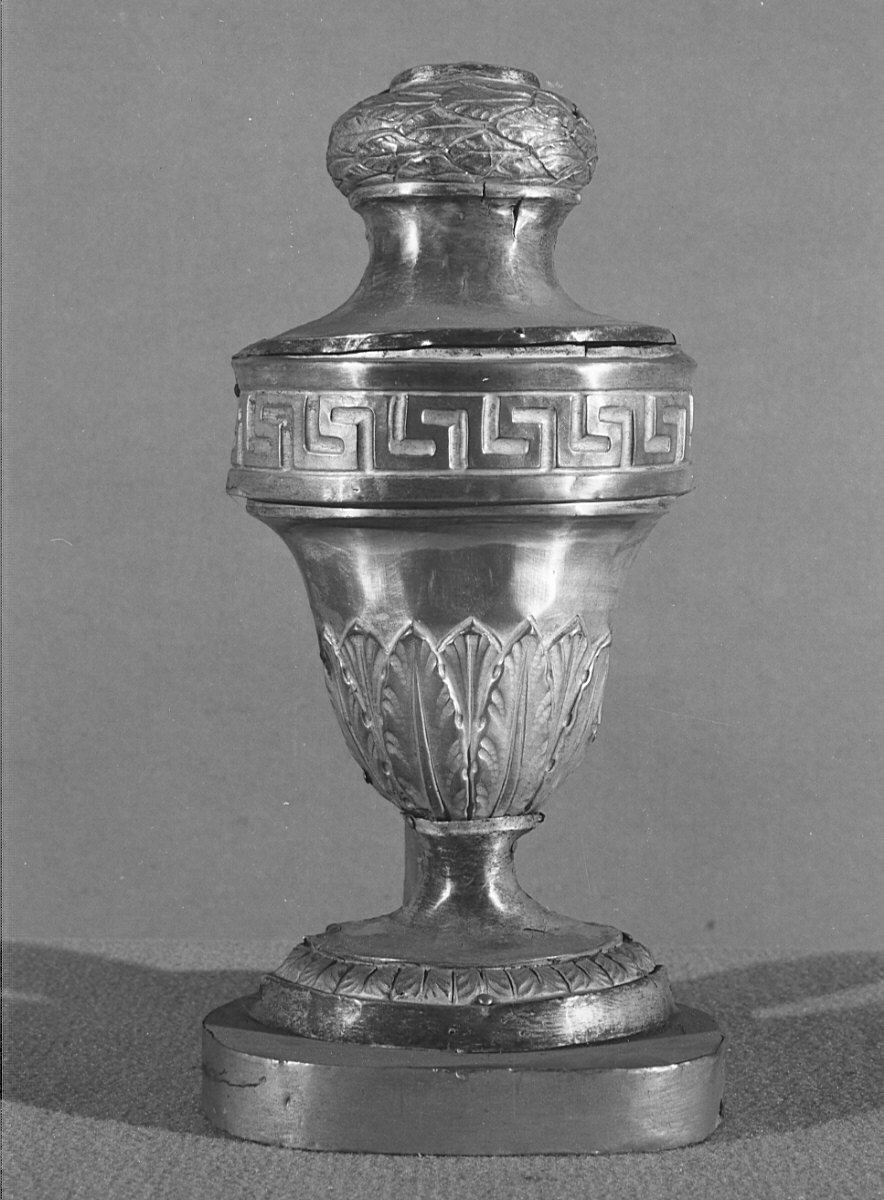 vaso d'altare con composizione floreale, serie - bottega lombarda (?) (sec. XIX)