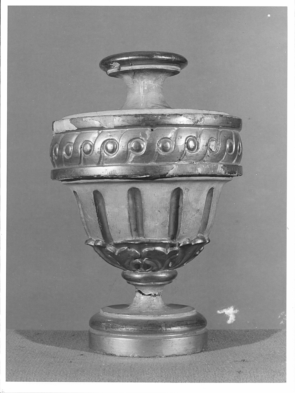 vaso d'altare con composizione floreale, coppia - bottega lombarda (?) (sec. XIX)