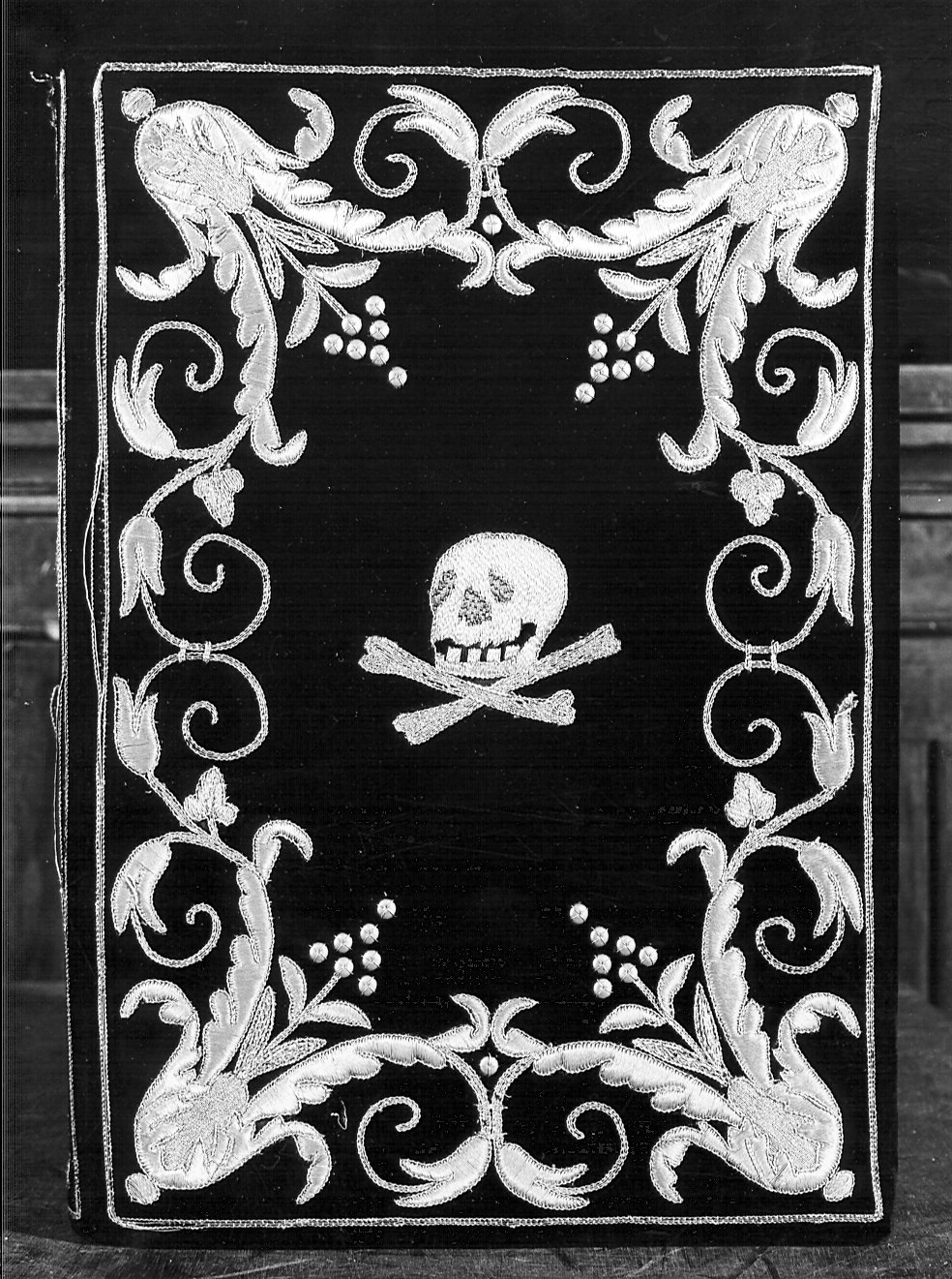 coperta di libro liturgico, opera isolata - manifattura lombarda (fine sec. XVIII)