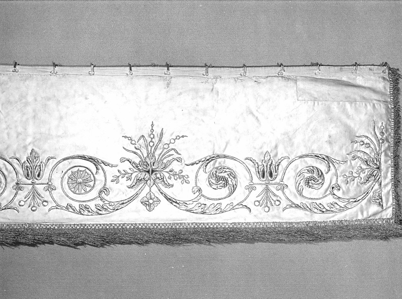 drappellone del baldacchino processionale, opera isolata - manifattura bergamasca (?) (inizio sec. XIX)