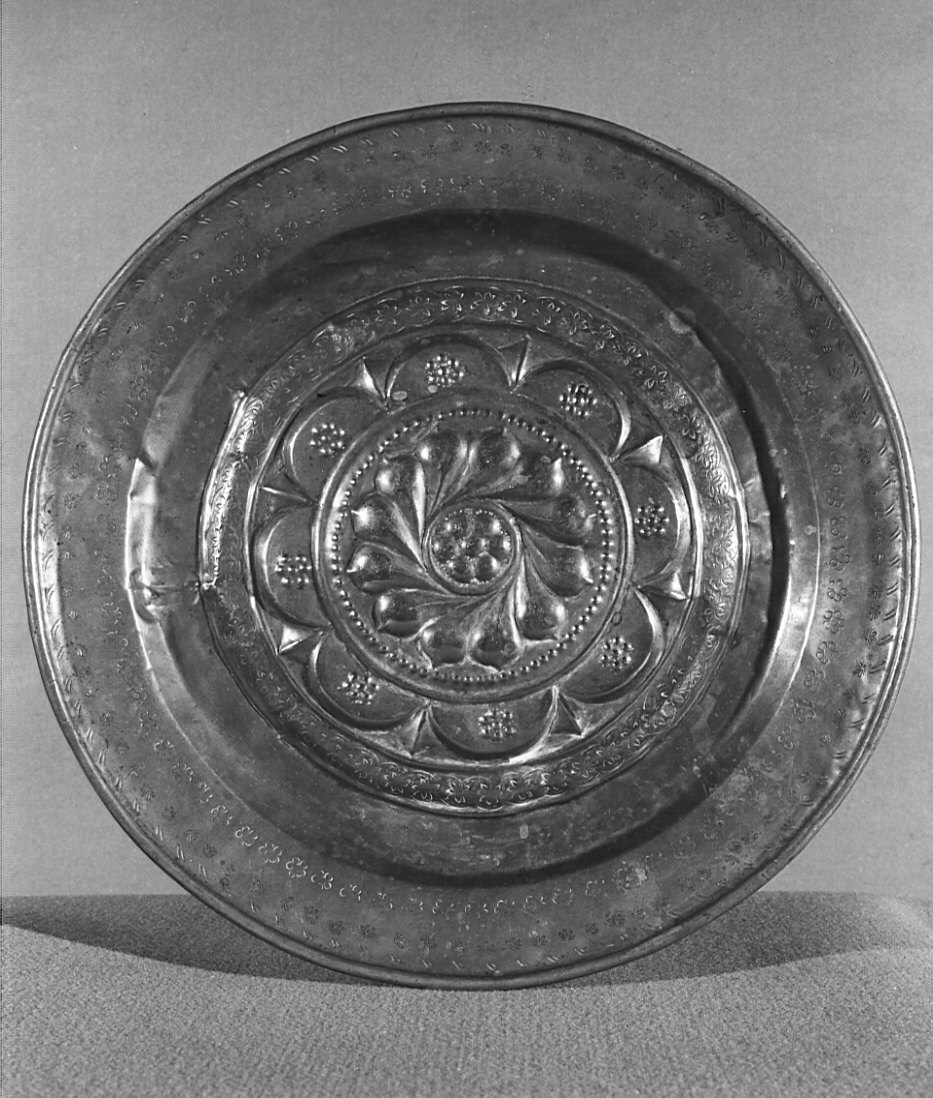 piatto, opera isolata - bottega bergamasca (?) (sec. XVI)