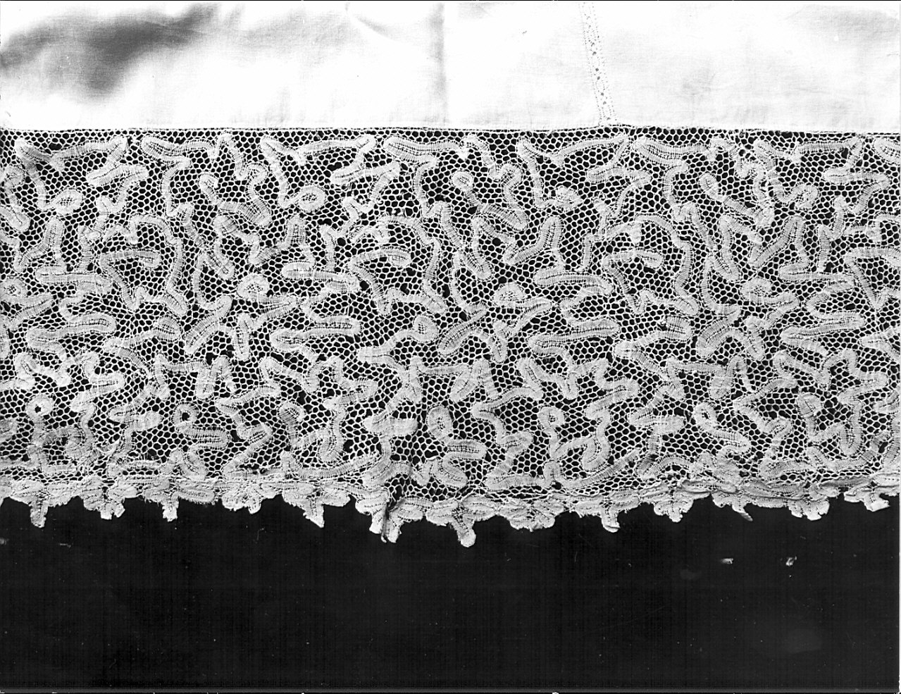 camice ecclesiastico, opera isolata - manifattura bergamasca (sec. XVIII)