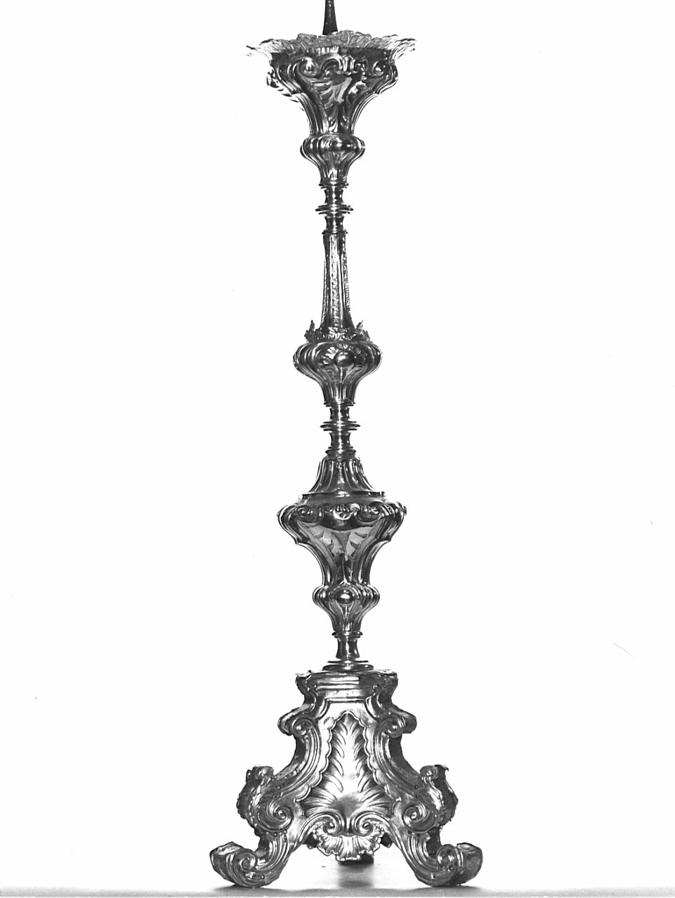 candeliere d'altare, serie - bottega italiana (metà sec. XVIII)