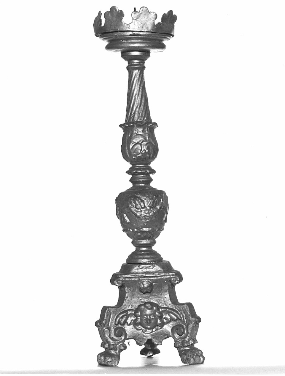 candeliere d'altare, serie - bottega italiana (fine/inizio secc. XVII/ XVIII)