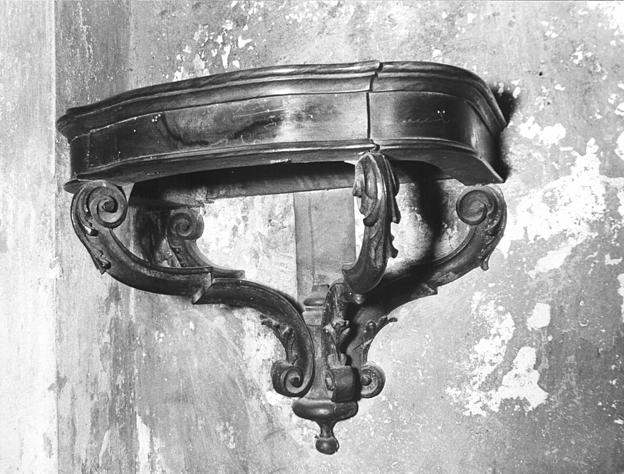 mensola, opera isolata - bottega lombarda (seconda metà sec. XVIII)