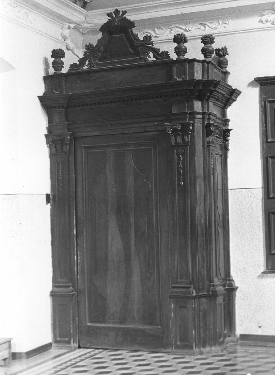 porta - ad un battente, opera isolata - bottega lombarda (metà sec. XVIII)