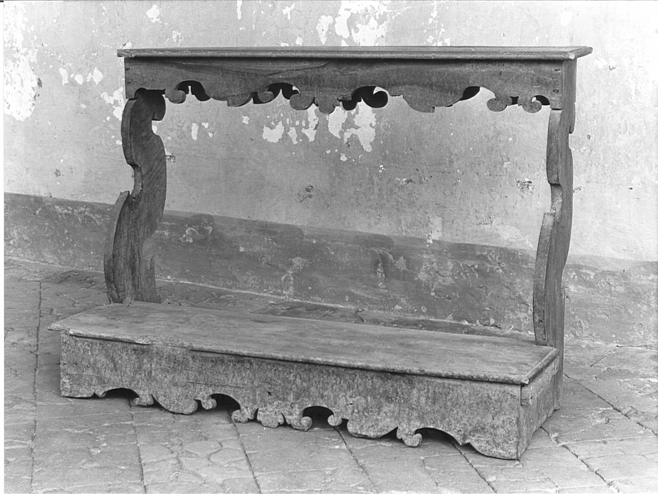 inginocchiatoio, opera isolata - bottega lombarda (sec. XVIII)