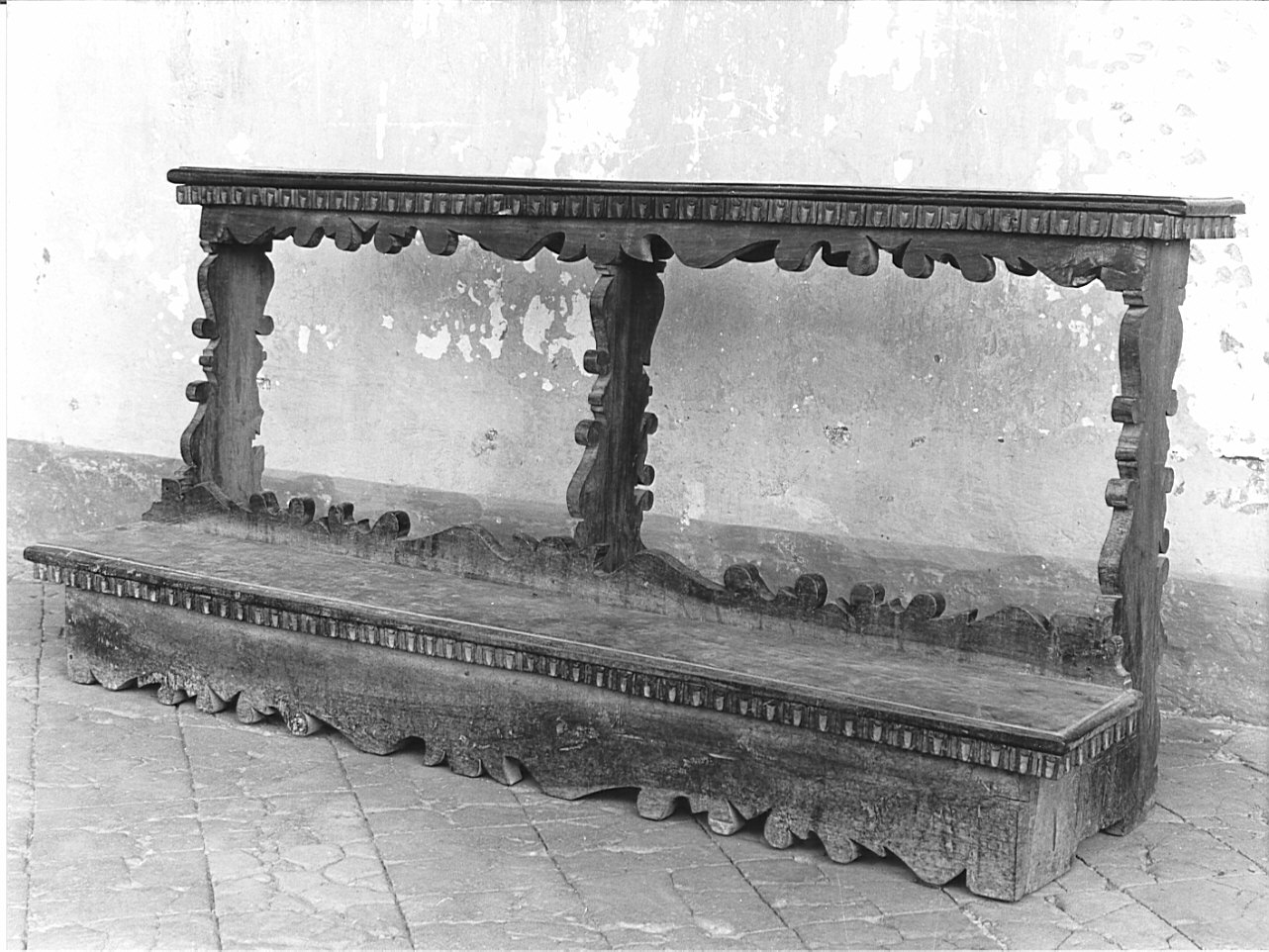 banco da chiesa, coppia - bottega lombarda (secc. XVII/ XVIII)