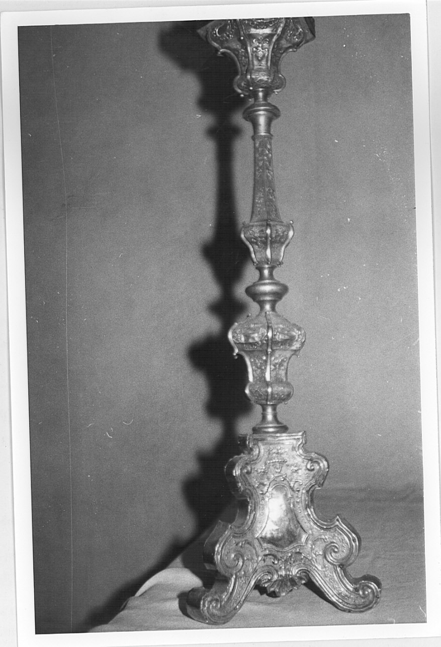 candeliere d'altare, serie - bottega lombarda (sec. XVIII)