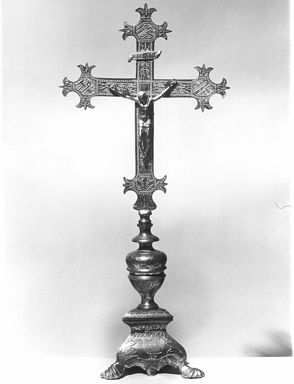 croce d'altare, opera isolata - bottega lombarda (sec. XVII, sec. XIX)