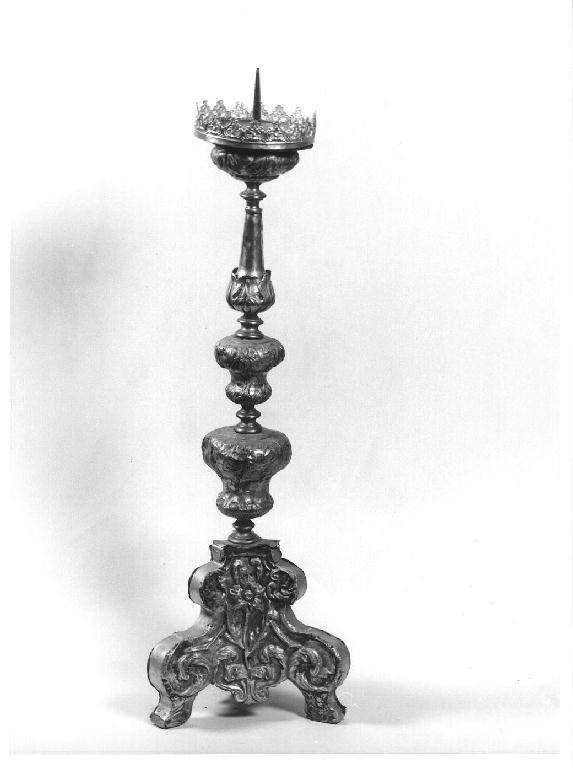 candeliere d'altare, serie - produzione lombarda (ultimo quarto sec. XVII)