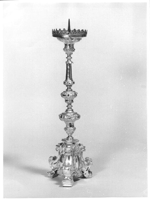 candeliere d'altare, serie - produzione lombarda (terzo quarto sec. XVIII)