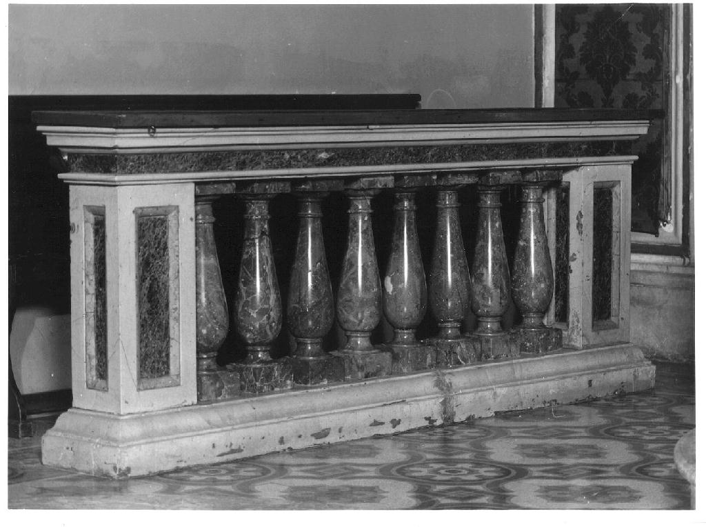 balaustrata, elemento d'insieme - bottega lombarda (secondo quarto sec. XVIII)