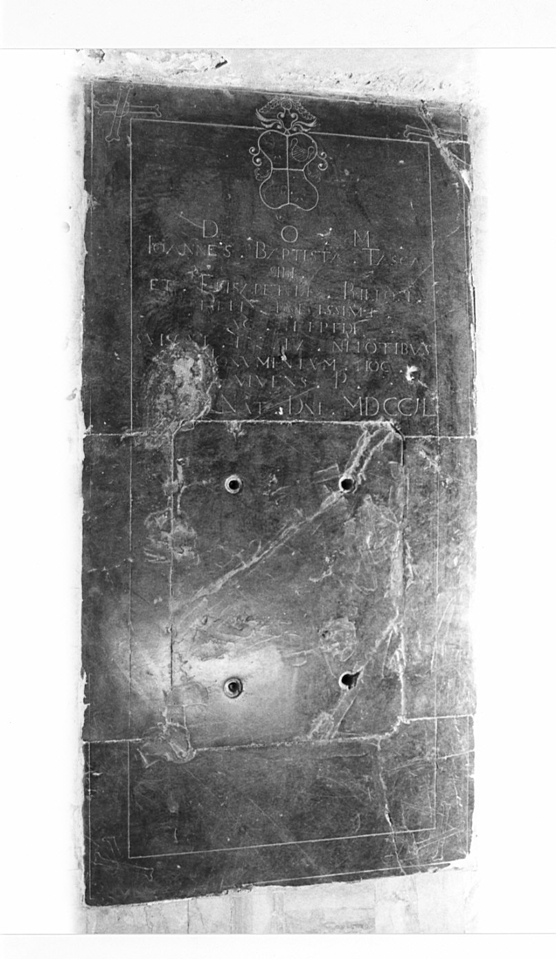 lapide tombale, opera isolata - bottega lombarda (sec. XVIII)