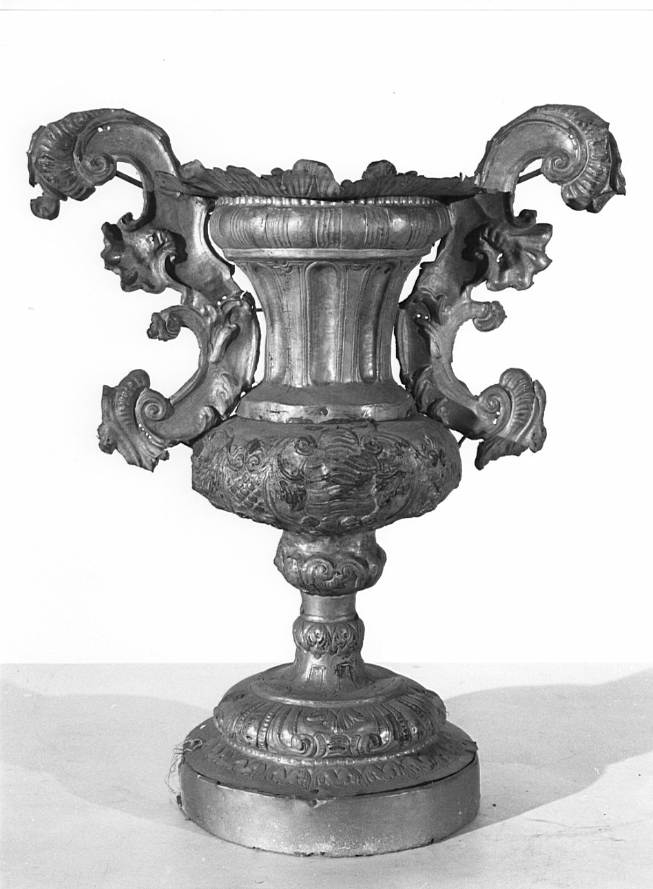 vaso d'altare con composizione floreale, serie - bottega lombarda (sec. XIX)