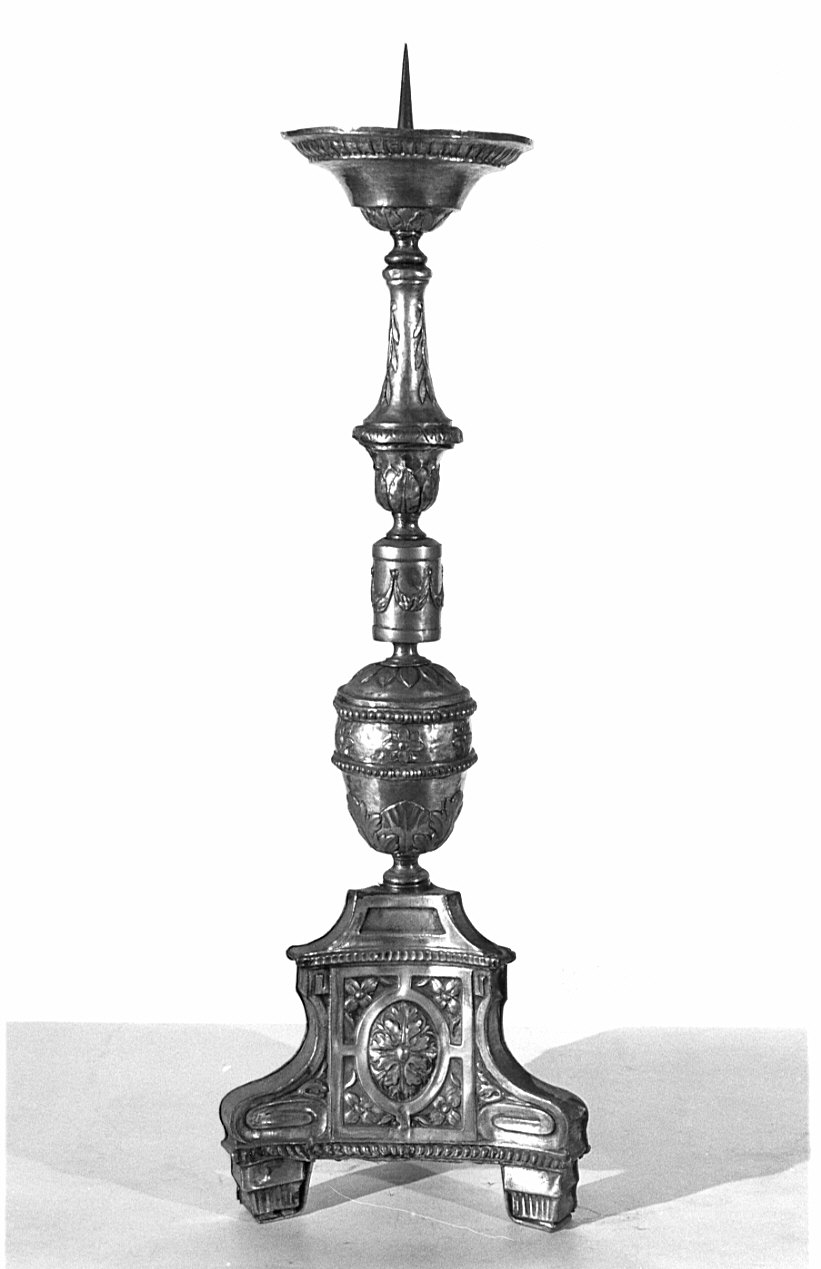 candeliere d'altare, serie - bottega lombarda (fine/inizio secc. XVIII/ XIX)