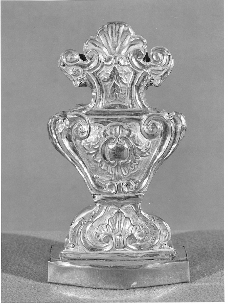vaso d'altare con composizione floreale, coppia - bottega lombarda (fine sec. XVIII)