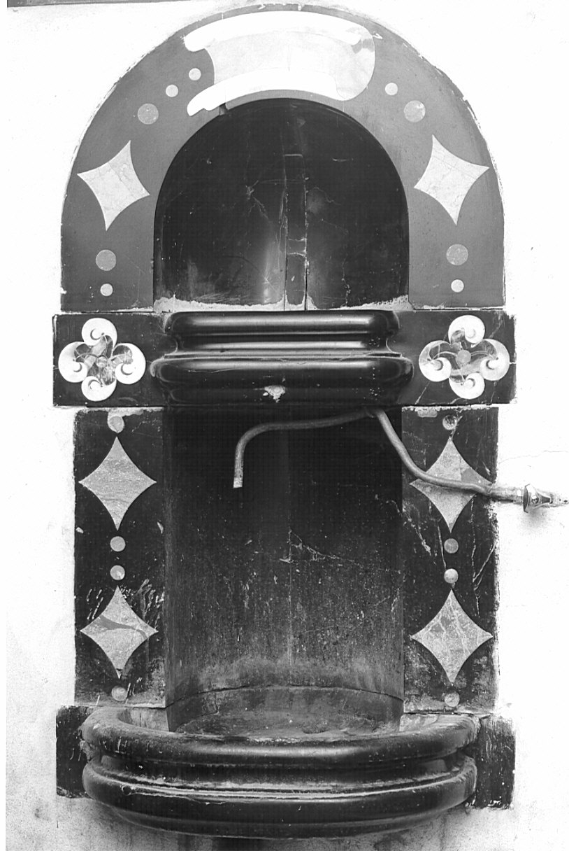 lavabo da sacrestia, opera isolata - bottega lombarda (prima metà sec. XVIII)