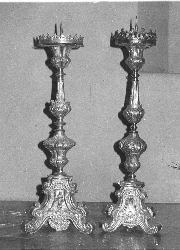candeliere d'altare, serie - bottega lombarda (sec. XVIII)
