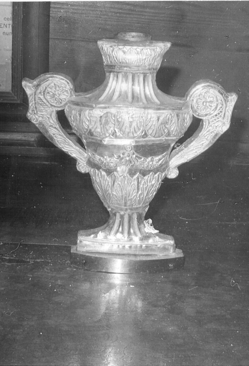 vaso d'altare con composizione floreale, serie - bottega lombarda (inizio sec. XIX)