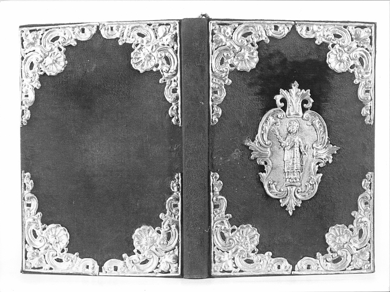 coperta di libro liturgico, opera isolata - bottega lombarda (sec. XVIII)