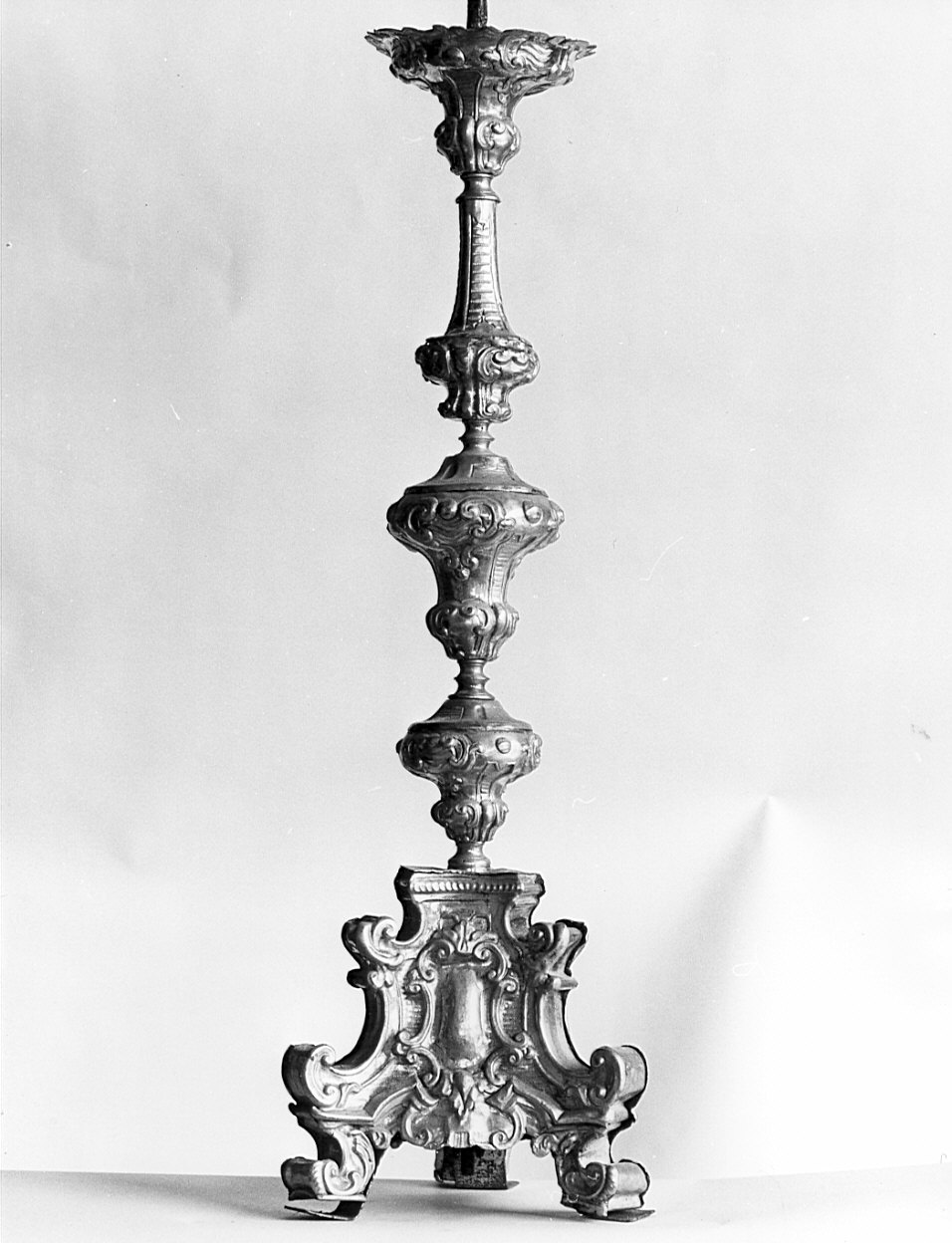 candeliere d'altare, serie - bottega bergamasca (prima metà sec. XVIII)