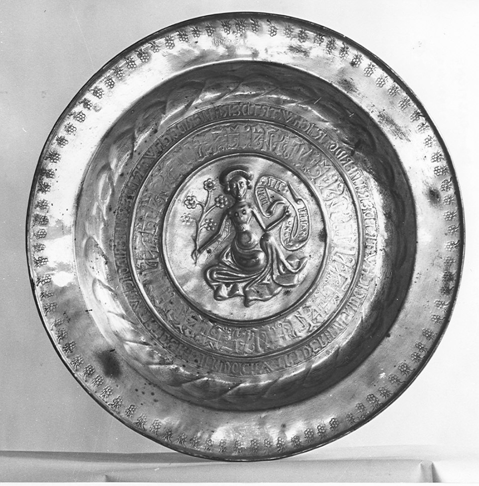 piatto - bottega tedesca (fine/inizio secc. XVI/ XVII)