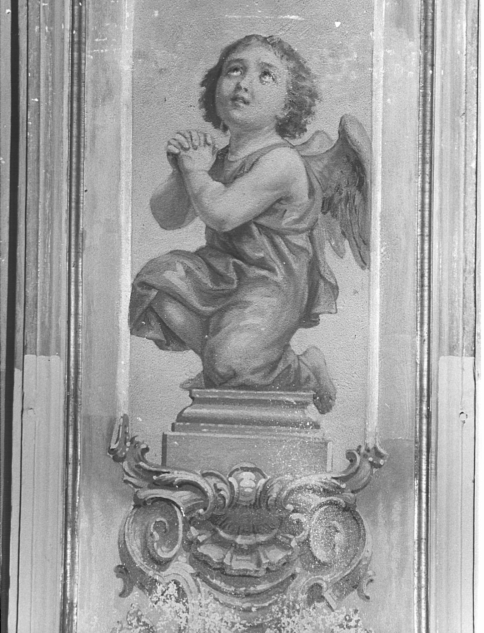 angelo orante (dipinto, elemento d'insieme) di Morgari Luigi (attribuito) (sec. XX)