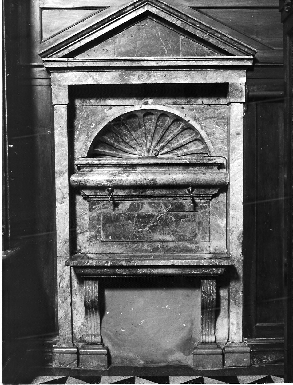 lavabo da sacrestia, opera isolata - bottega lombarda (fine/inizio secc. XVIII/ XIX)