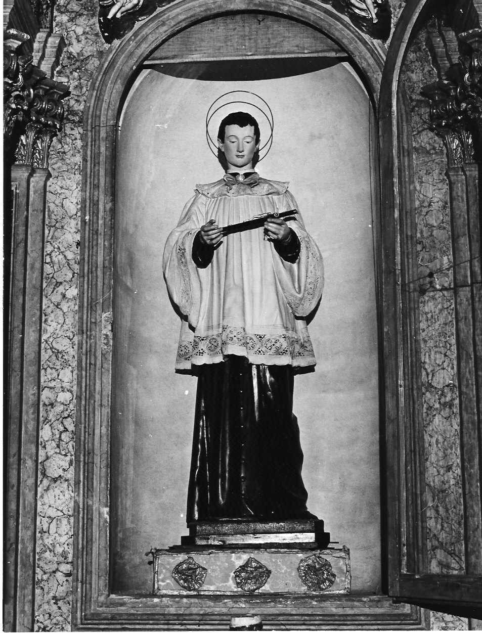 San Luigi Gonzaga (statua, opera isolata) di Carrara Luigi (attribuito) (sec. XIX)