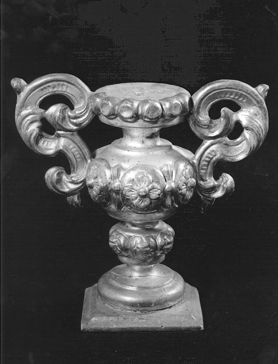 vaso d'altare con composizione floreale, opera isolata - bottega bergamasca (prima metà sec. XVIII)