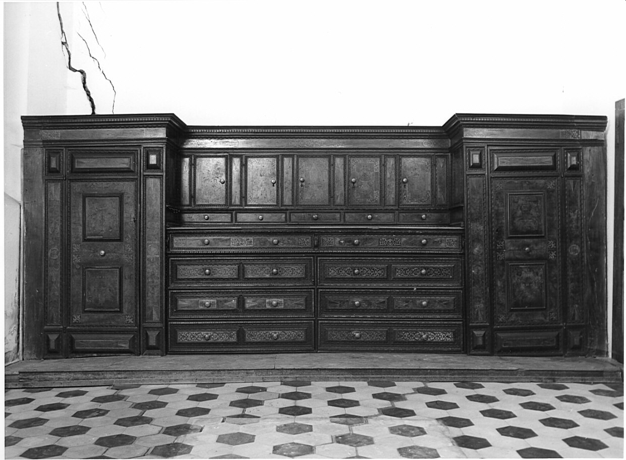 armadio da sacrestia, elemento d'insieme di Rovelli Antonio (sec. XVII)