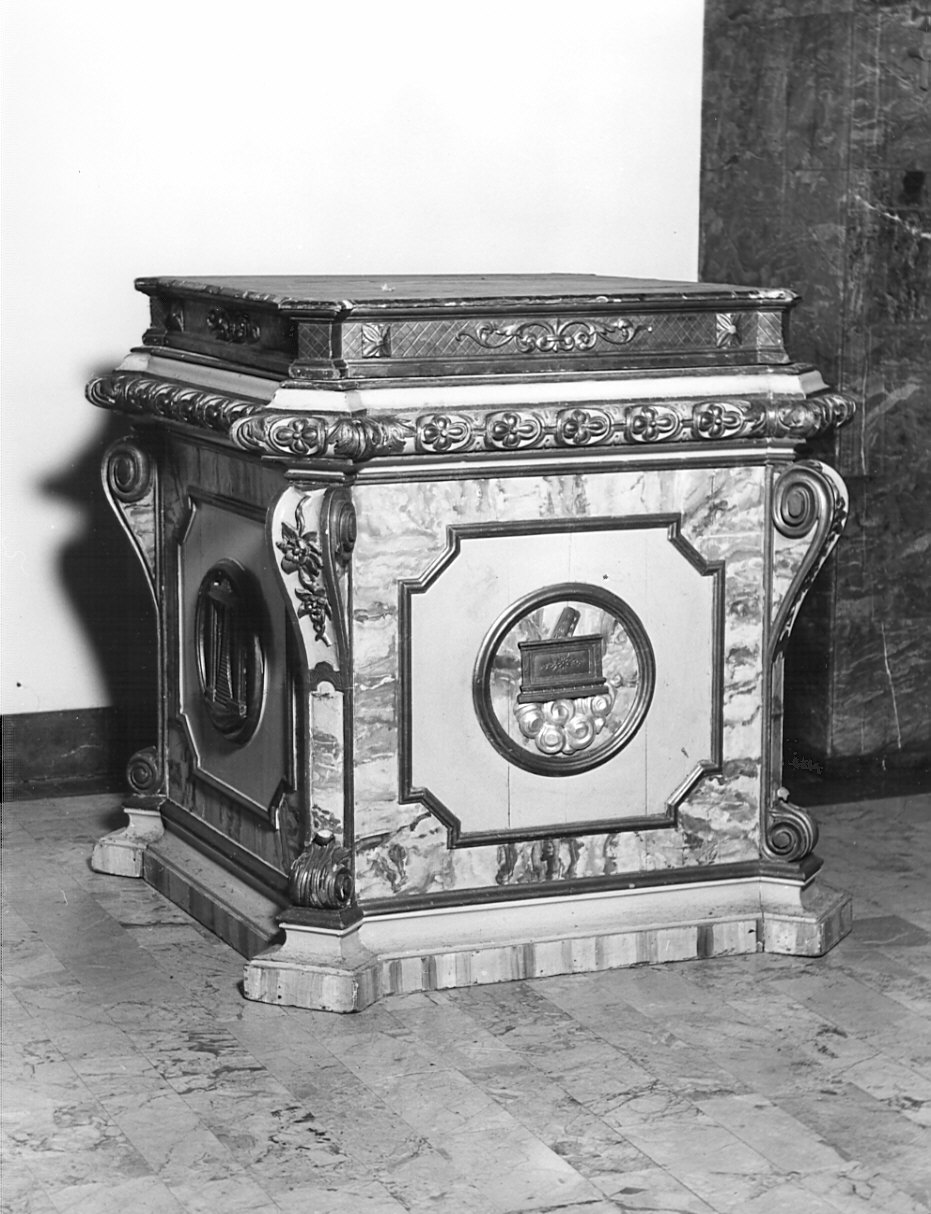 piedistallo di statua, opera isolata - bottega bergamasca (seconda metà sec. XIX)