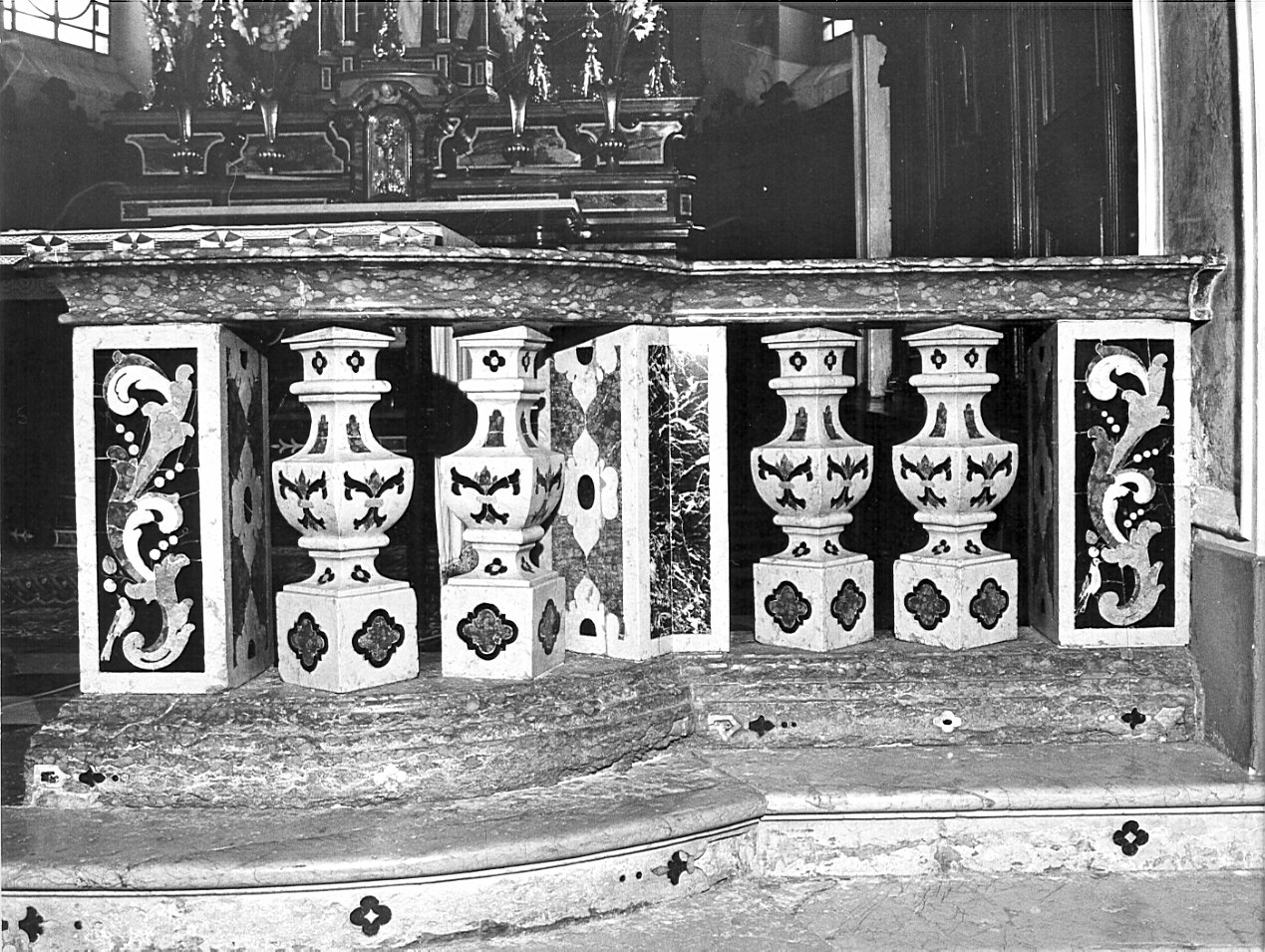 balaustrata, coppia - bottega lombarda (fine/inizio secc. XVII/ XVIII)