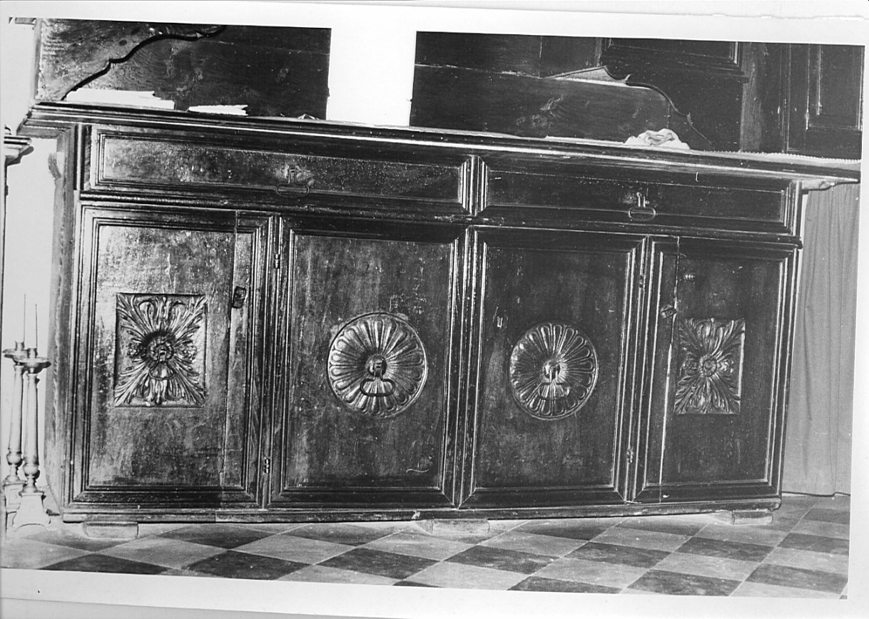 armadio da sacrestia, opera isolata - bottega lombarda (sec. XVIII)