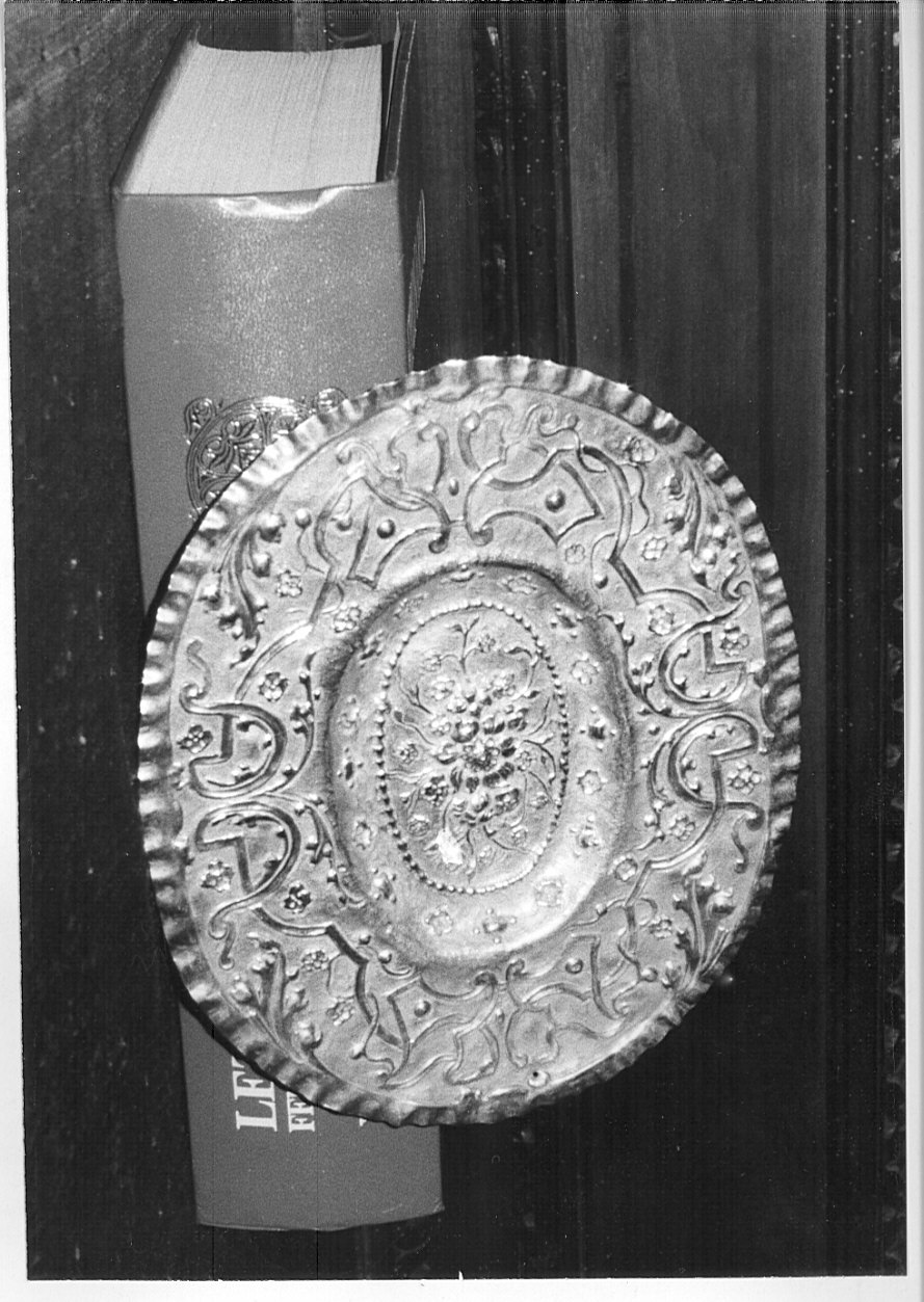 piatto, insieme - bottega lombarda (prima metà sec. XVIII)