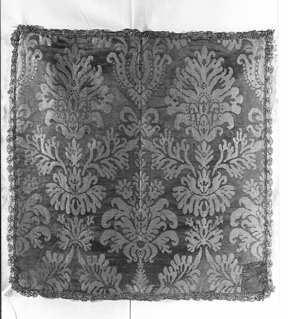 velo di calice, opera isolata - manifattura italiana (fine/inizio sec. XVII, secc. XVIII/ XIX)