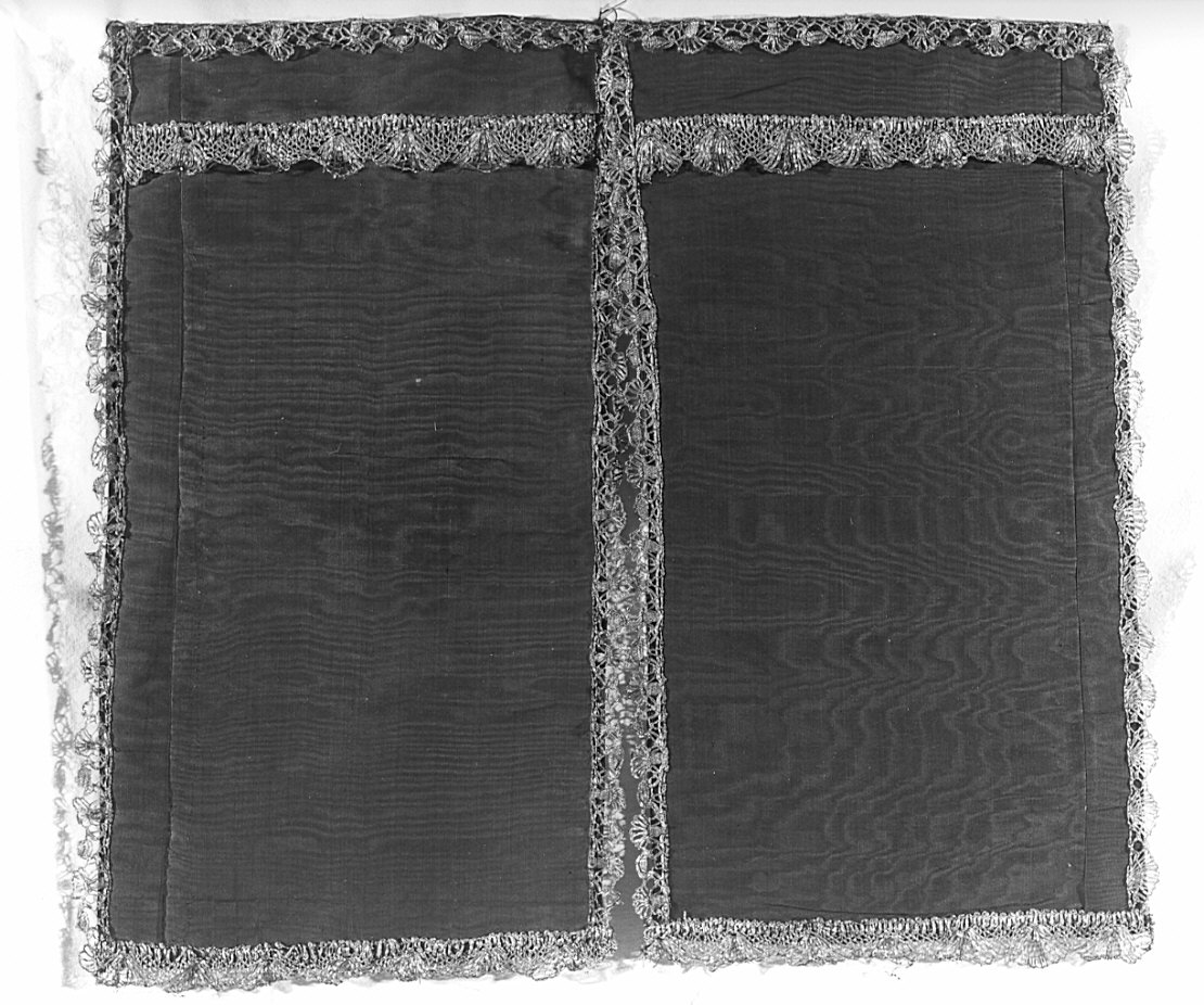 conopeo di tabernacolo, opera isolata - manifattura lombarda (fine/inizio sec. XVIII, secc. XVIII/ XIX, sec. XX)