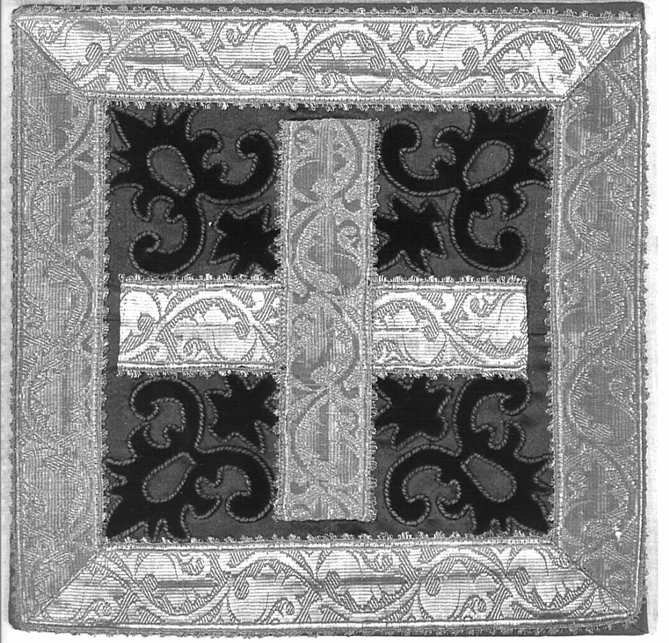 borsa del corporale, elemento d'insieme - manifattura italiana (fine/inizio secc. XVI/ XVII, sec. XX)