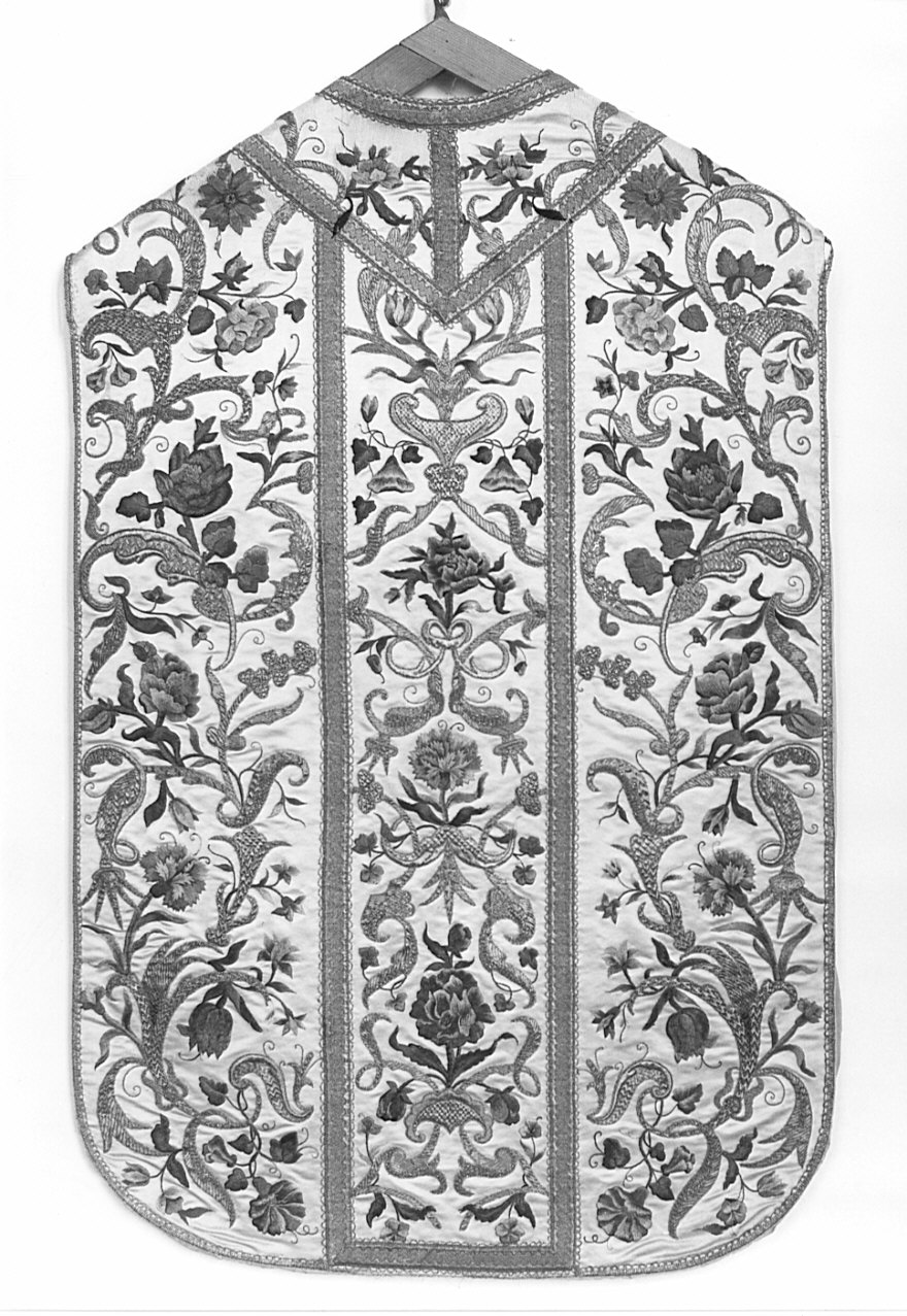 paramento liturgico, insieme - manifattura lombarda (seconda metà, fine/inizio sec. XVIII, secc. XIX/ XX)