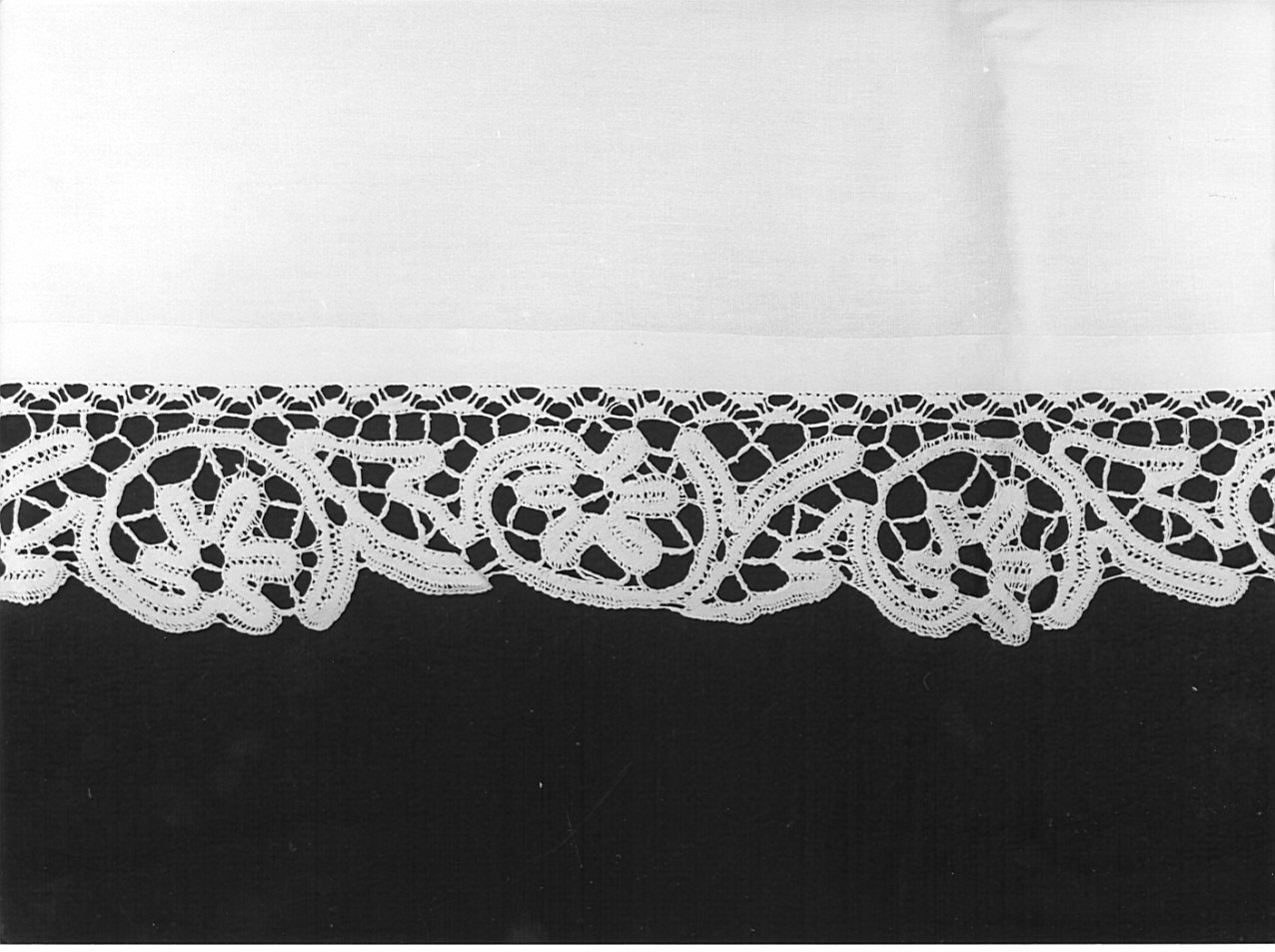 merletto, opera isolata - manifattura lombarda (fine/inizio secc. XIX/ XX)